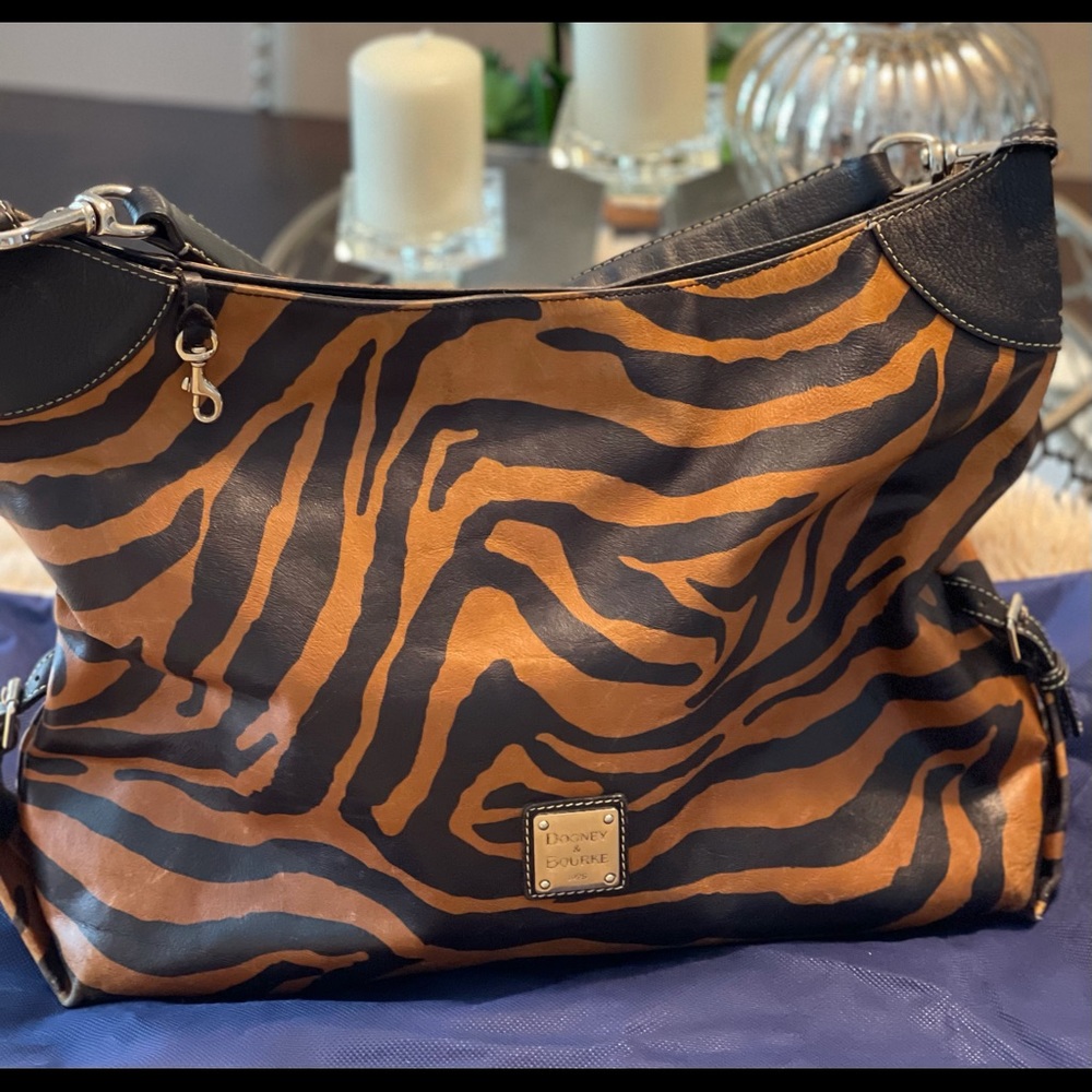 Dooney & Bourke shoulder bag